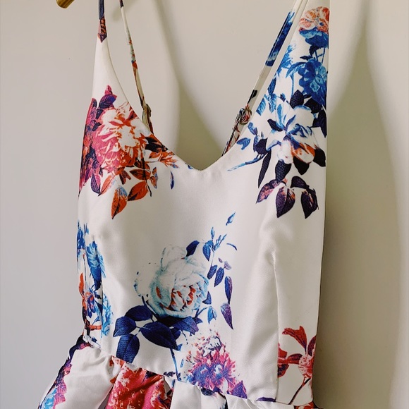 L’atiste Floral Satin Cocktail Dress 🌺 - Picture 2 of 9